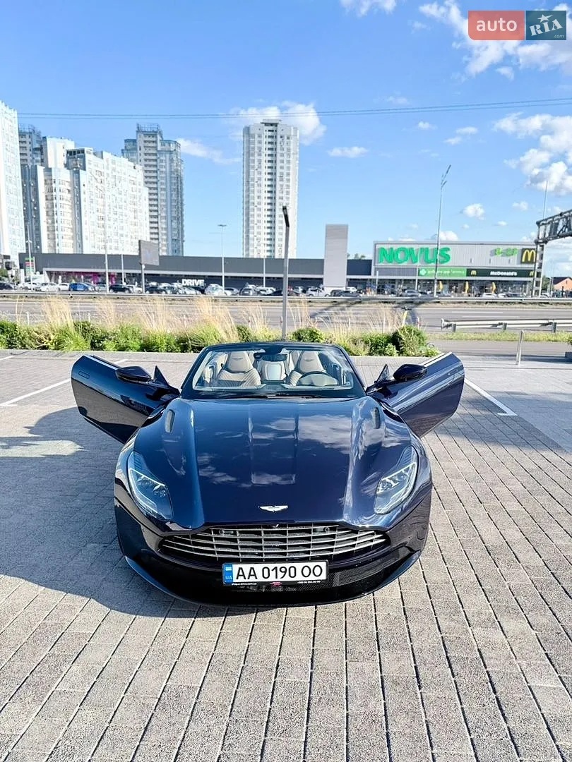 Aston Martin DB11 Volante, 2021