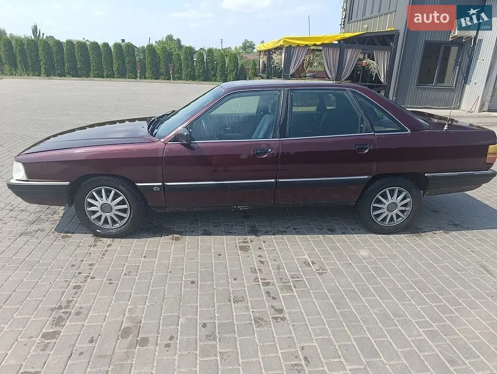 Audi 100, 1990