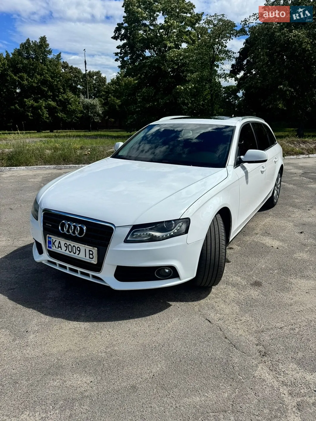 Audi A4 2010 — 1