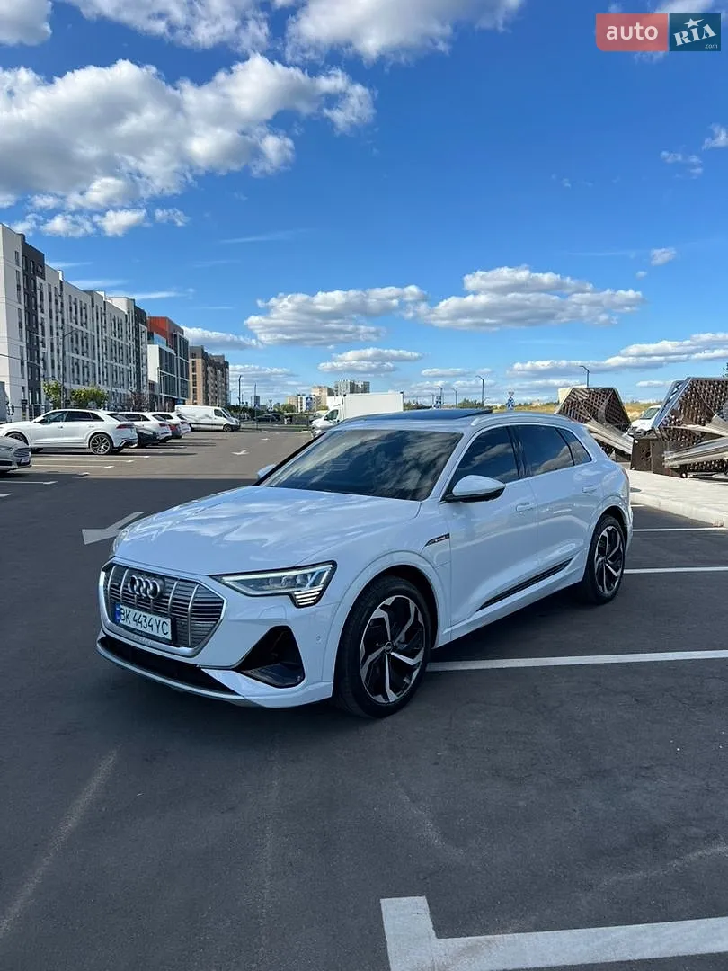 Audi e-tron, 2021