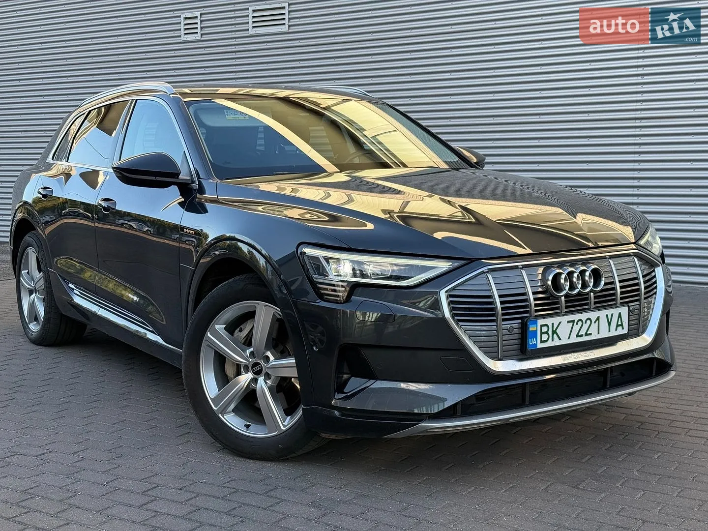 Audi e-tron 2020 — 1