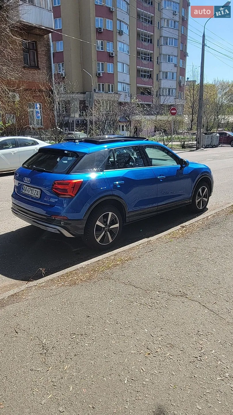 Audi Q2L e-tron, 2020