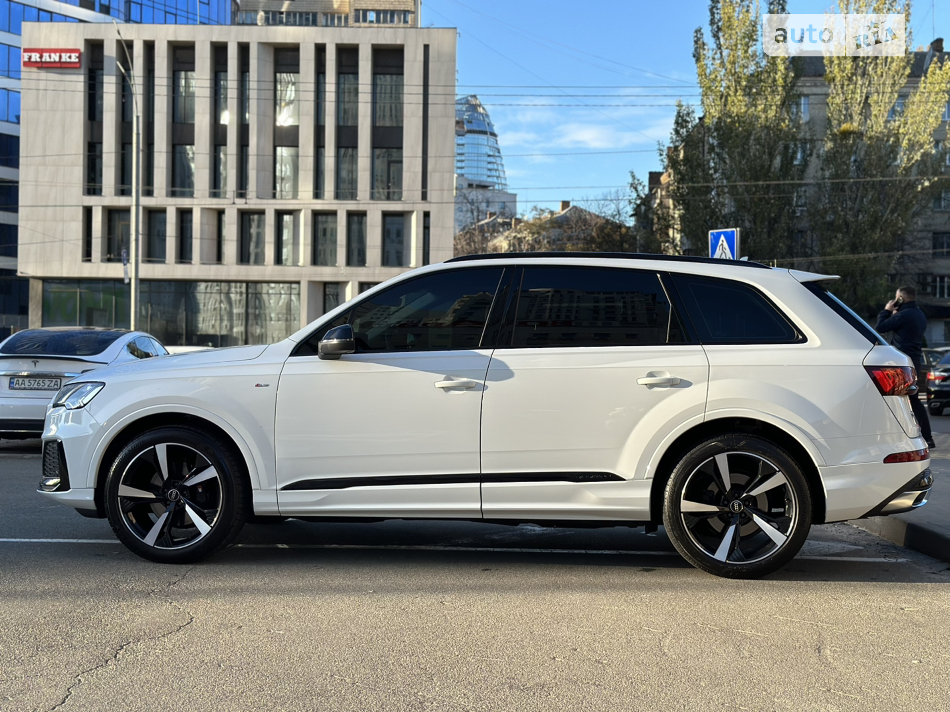 Audi Q7 2023 — 1