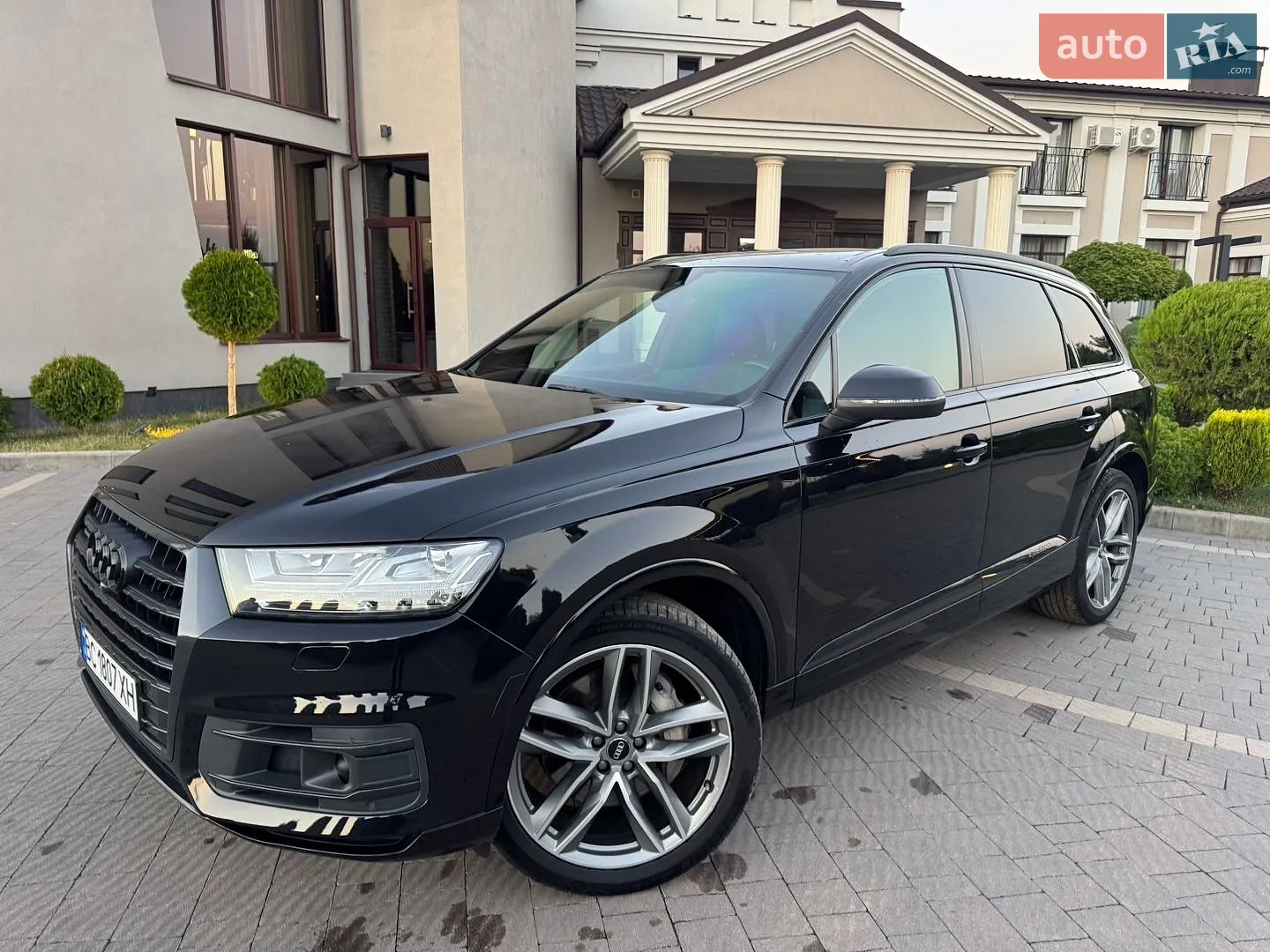 Audi Q7 2017 — 1