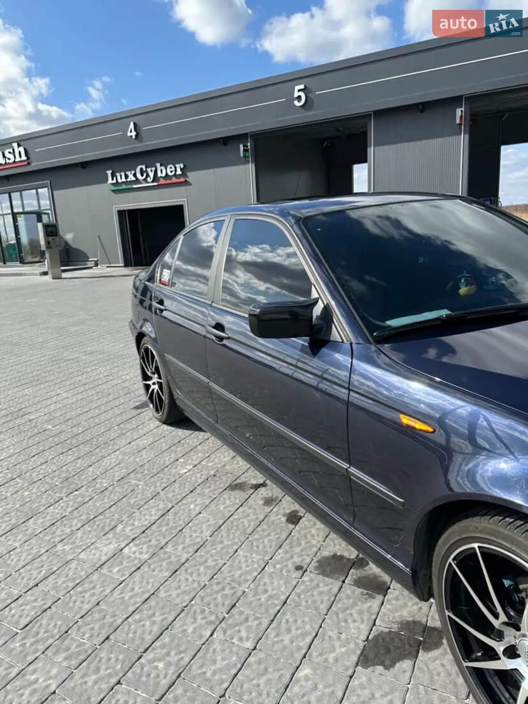 BMW 3 Series, 2003