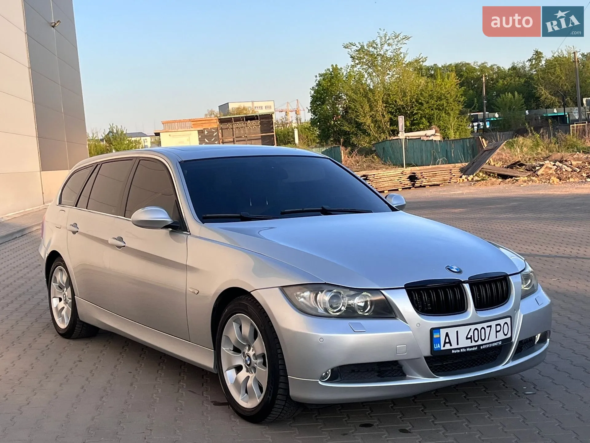 BMW 3 Series, 2005