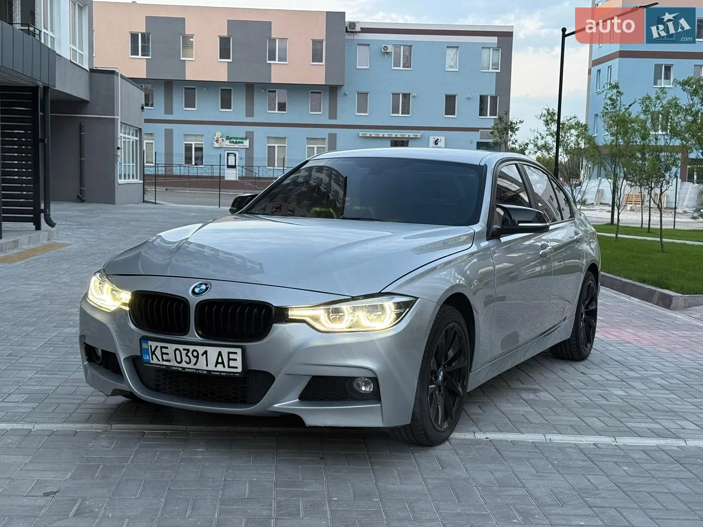 BMW 3 Series, 2018