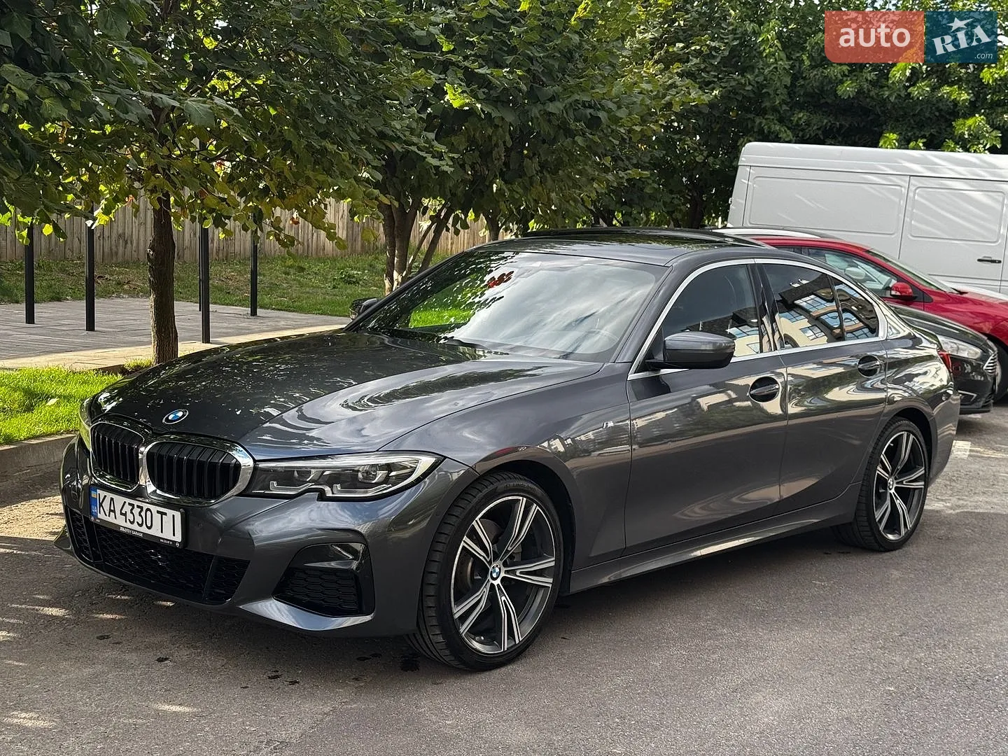 BMW 3 Series, 2019