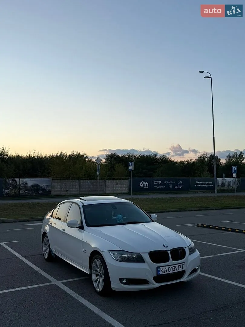 BMW 3 Series, 2011