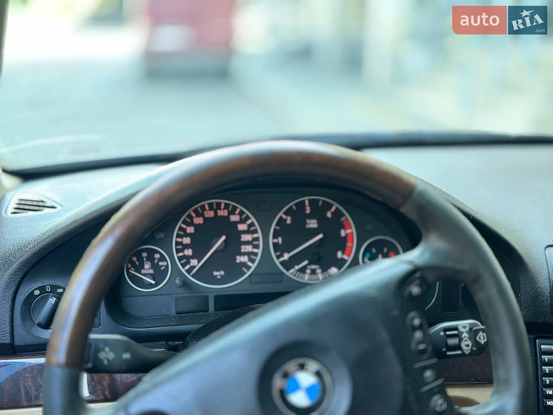 BMW 5 Series, 2001