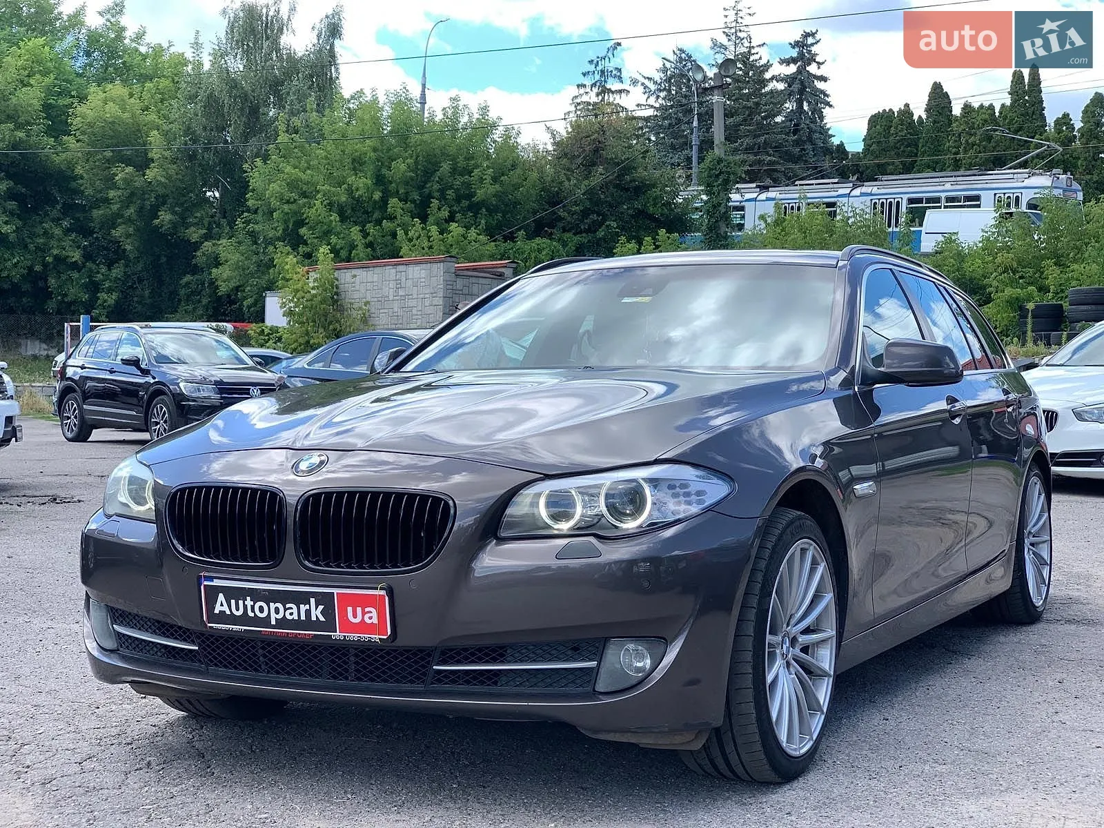 BMW 5 Series, 2011