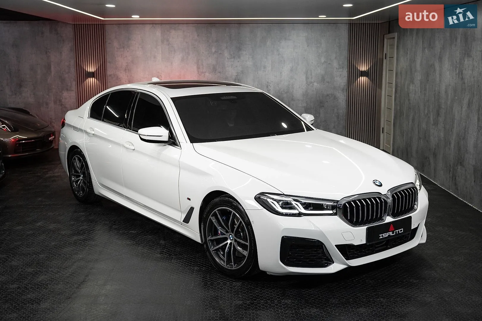 BMW 5 Series, 2022