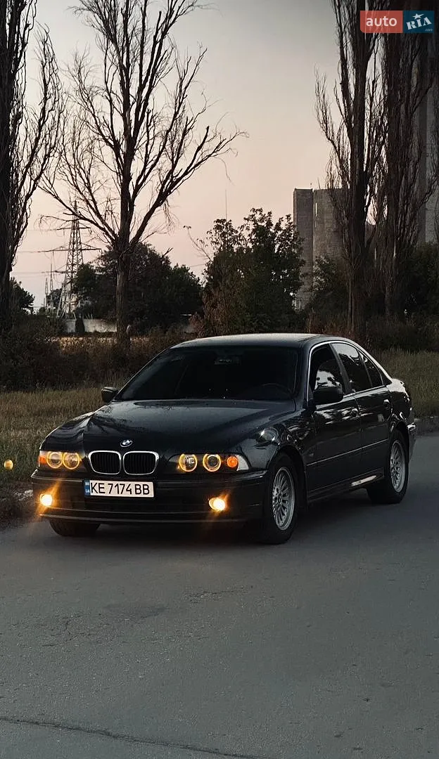 BMW 5 Series, 2001