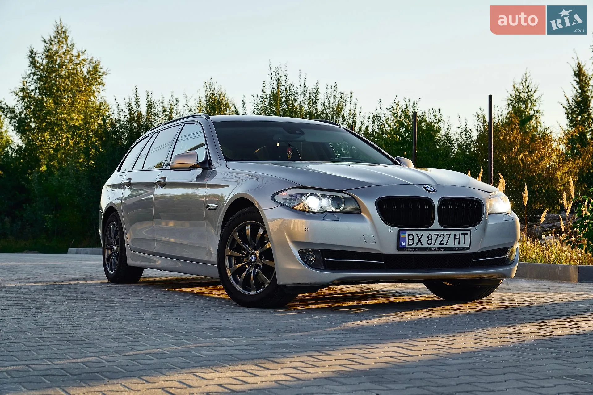 BMW 5 Series 2010 — 1