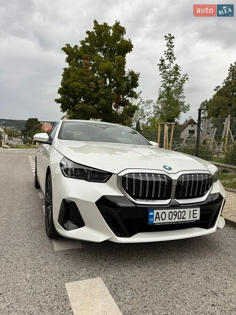 BMW 5 Series, 2024