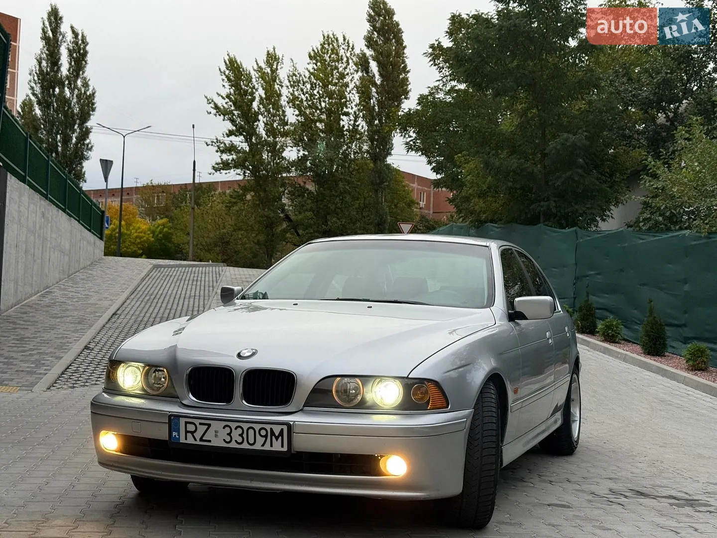 BMW 5 Series, 2002