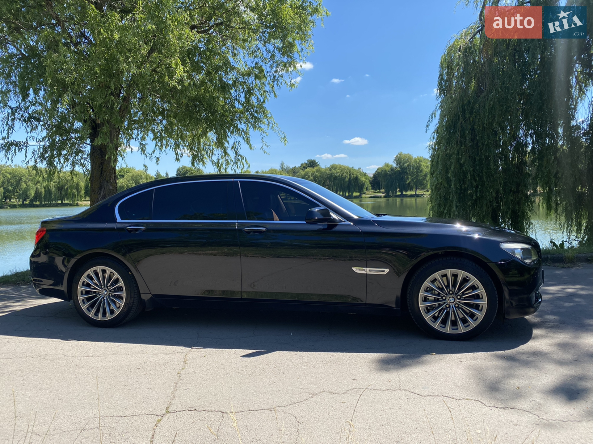 BMW 7 Series, 2011