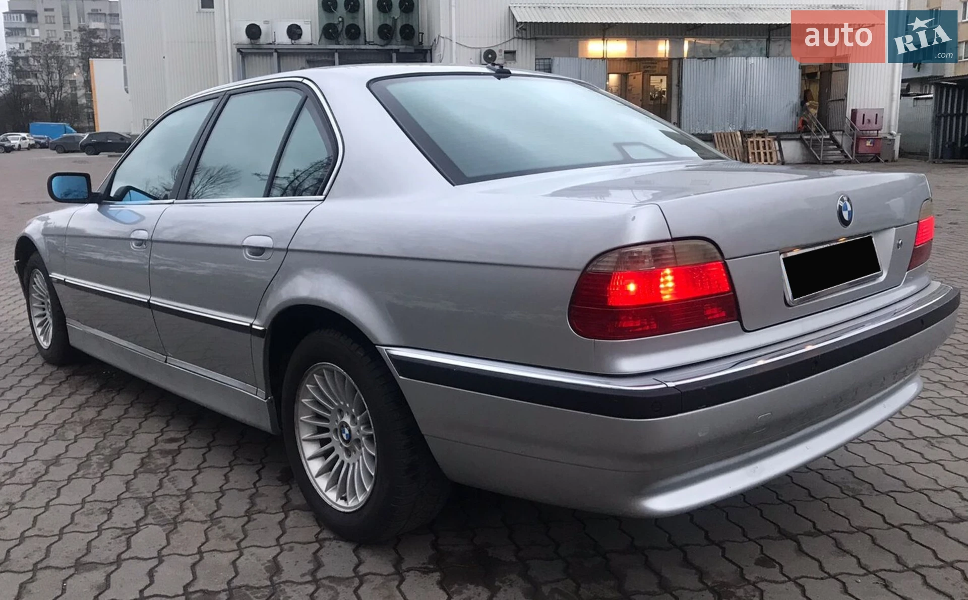 BMW 7 Series, 2001