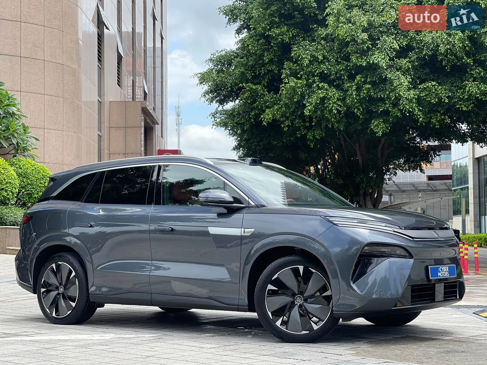 BYD Tang L, 2025