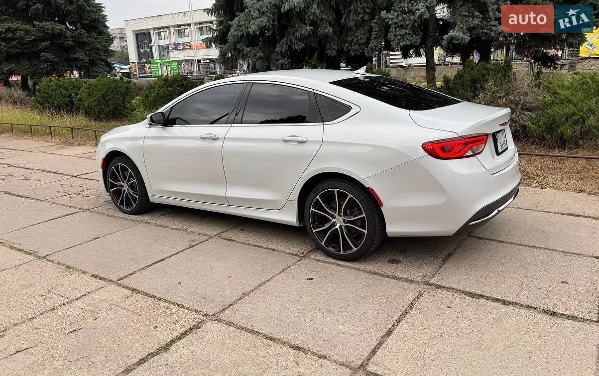 Chrysler 200, 2015