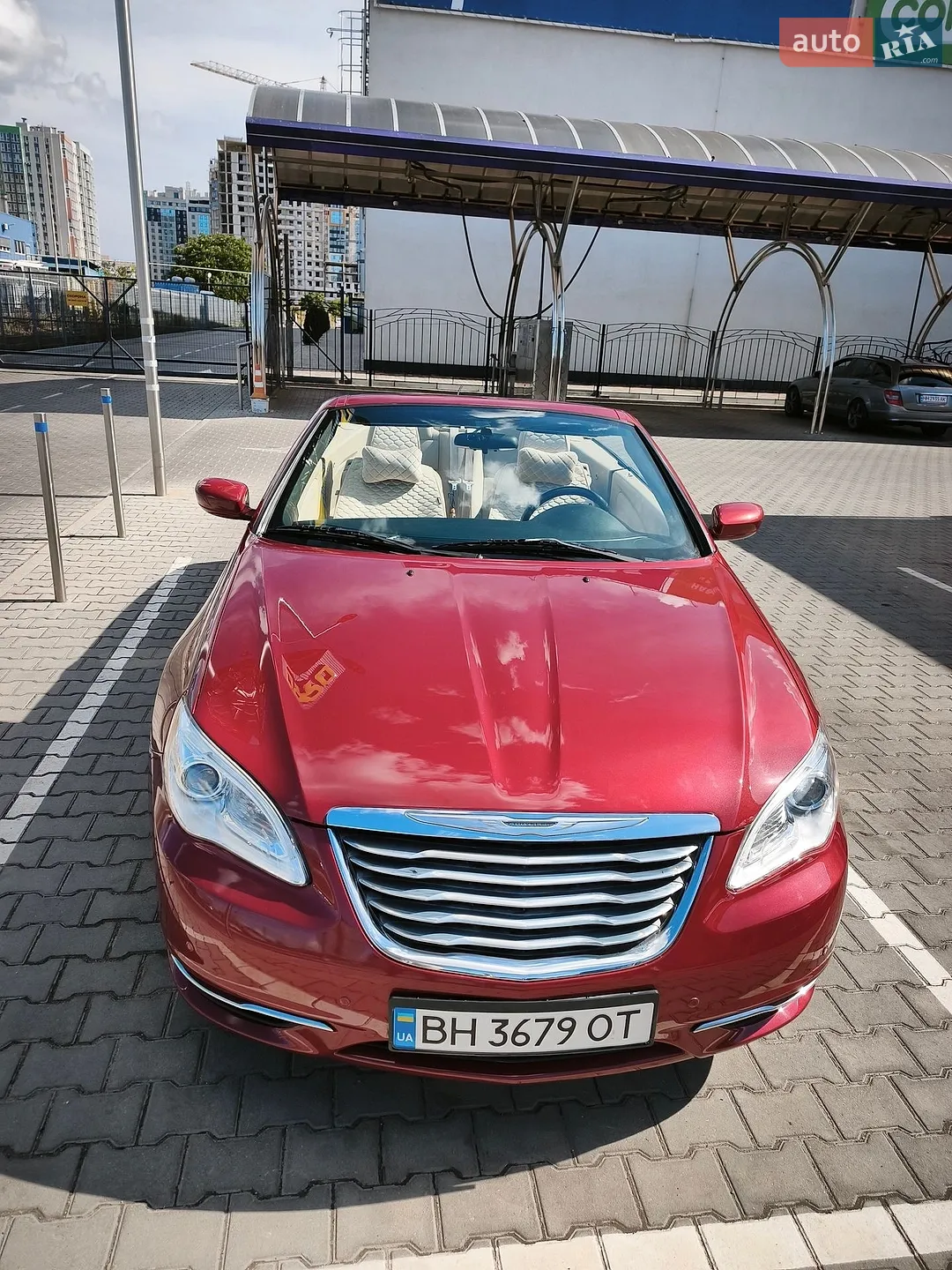 Chrysler 200, 2012