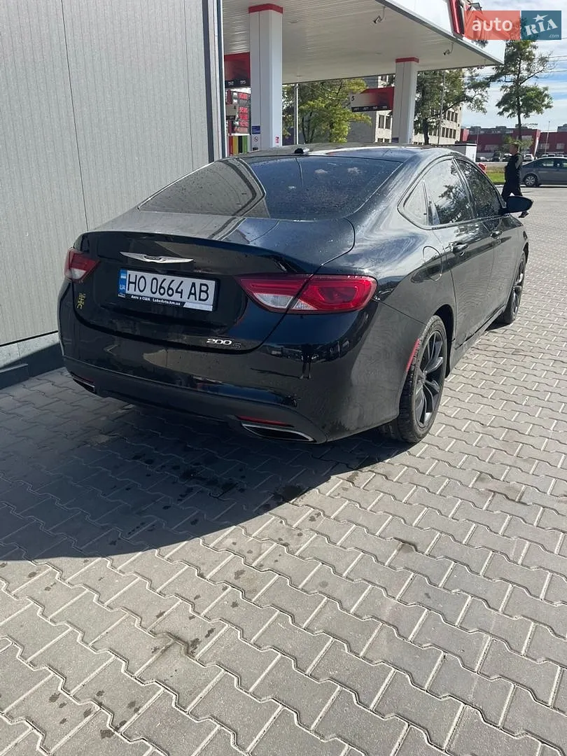 Chrysler 200, 2015