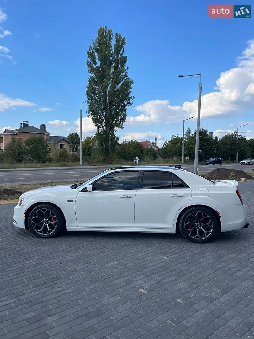 Chrysler 300, 2016