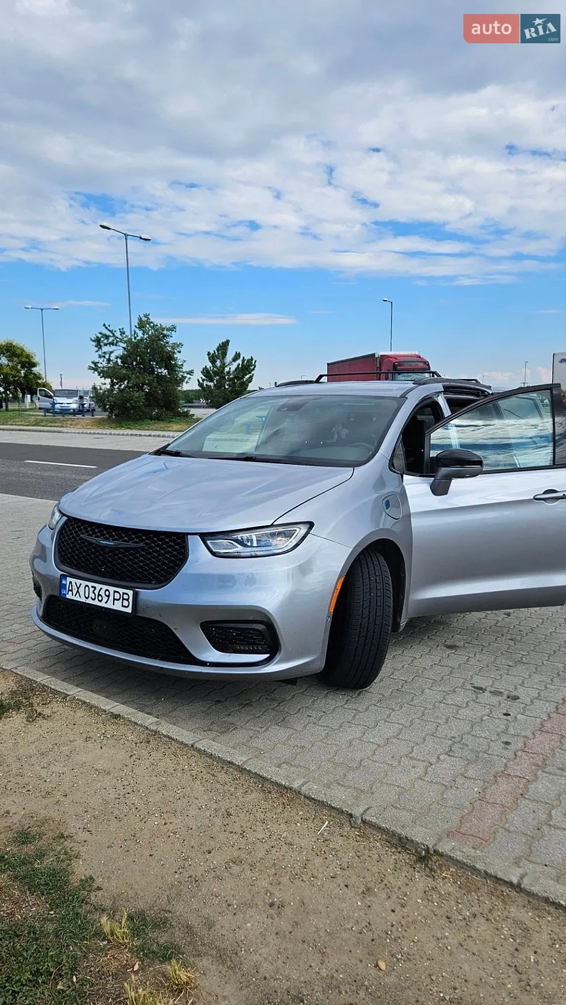 Chrysler Pacifica, 2021