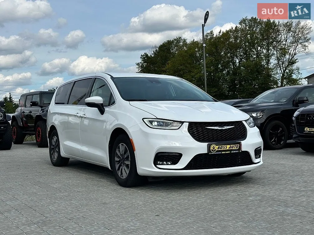 Chrysler Pacifica, 2023