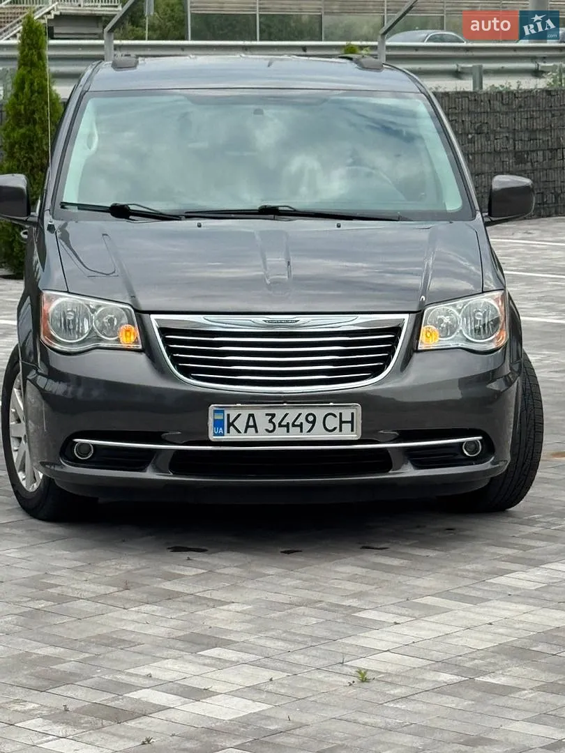 Chrysler Town & Country, 2016
