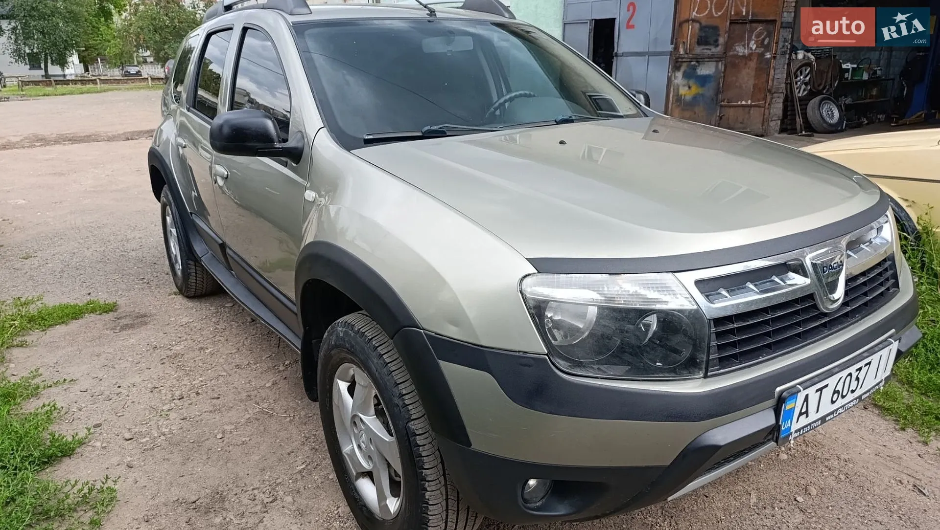 Dacia Duster, 2011