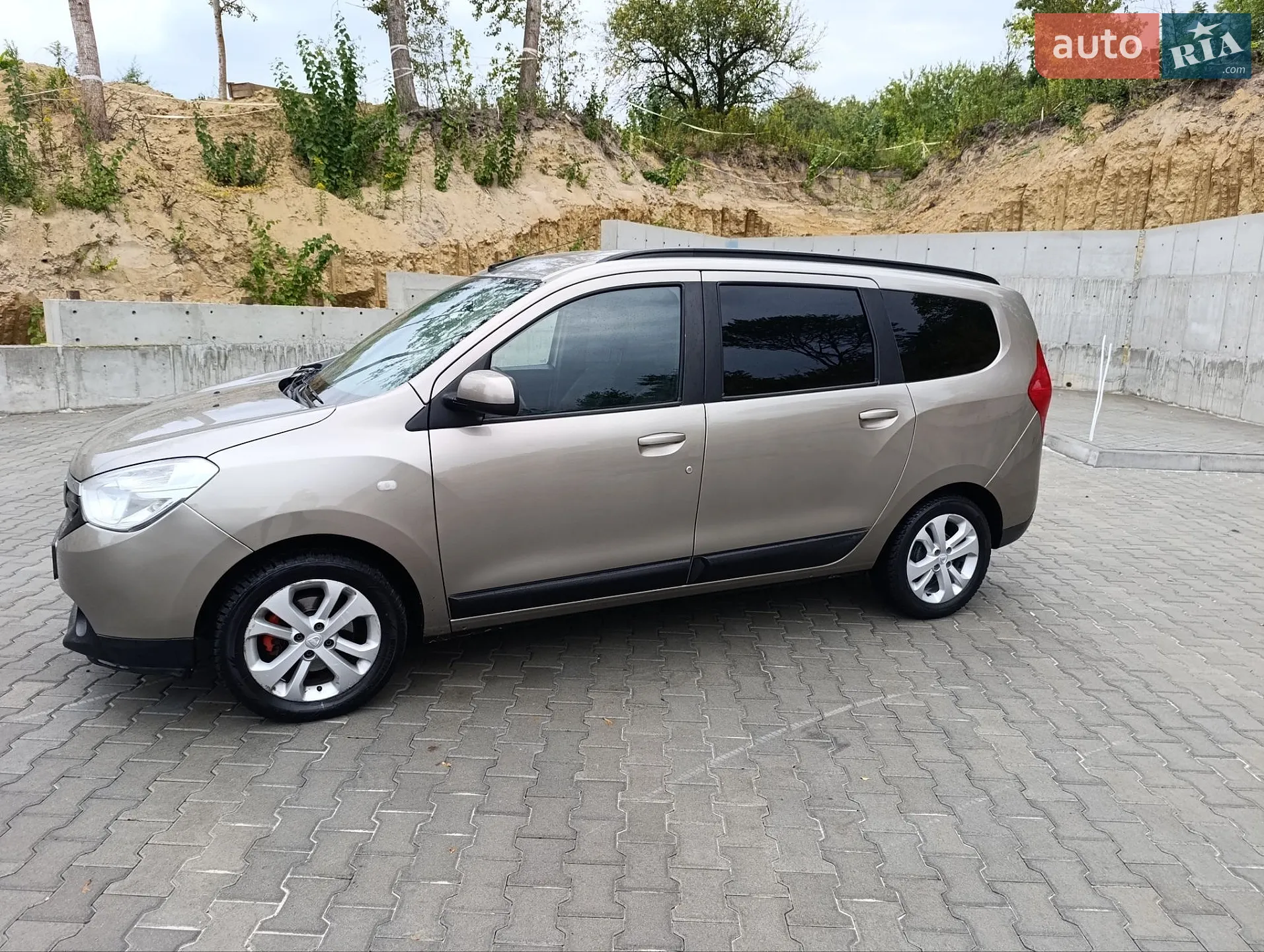 Dacia Lodgy, 2013