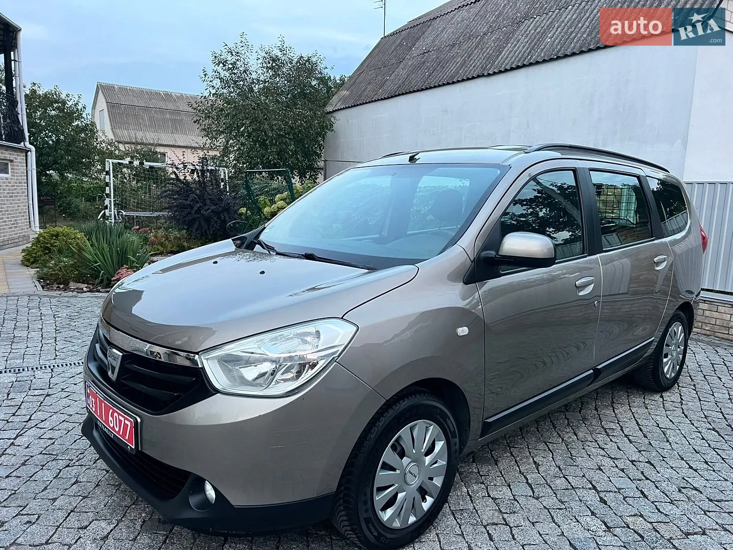 Dacia Lodgy, 2012