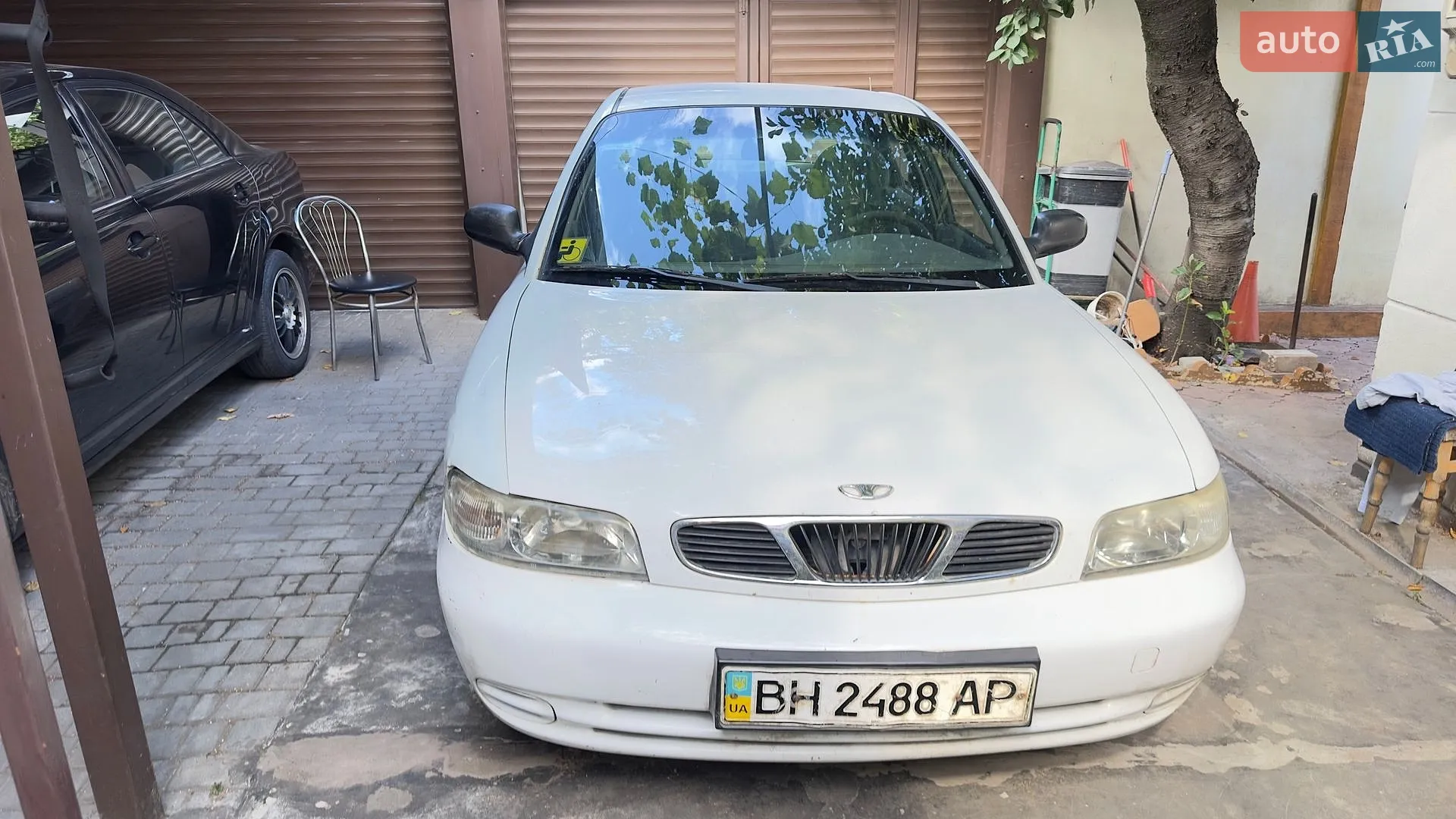 Daewoo Nubira, 1998