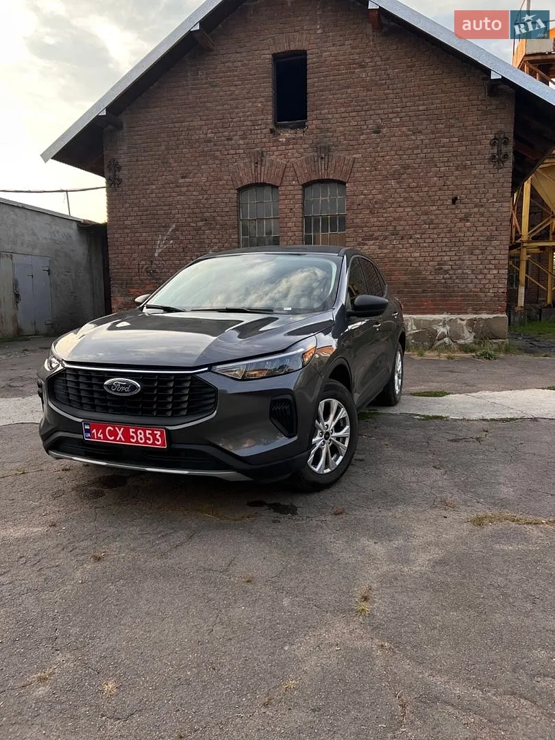 Ford Escape, 2025