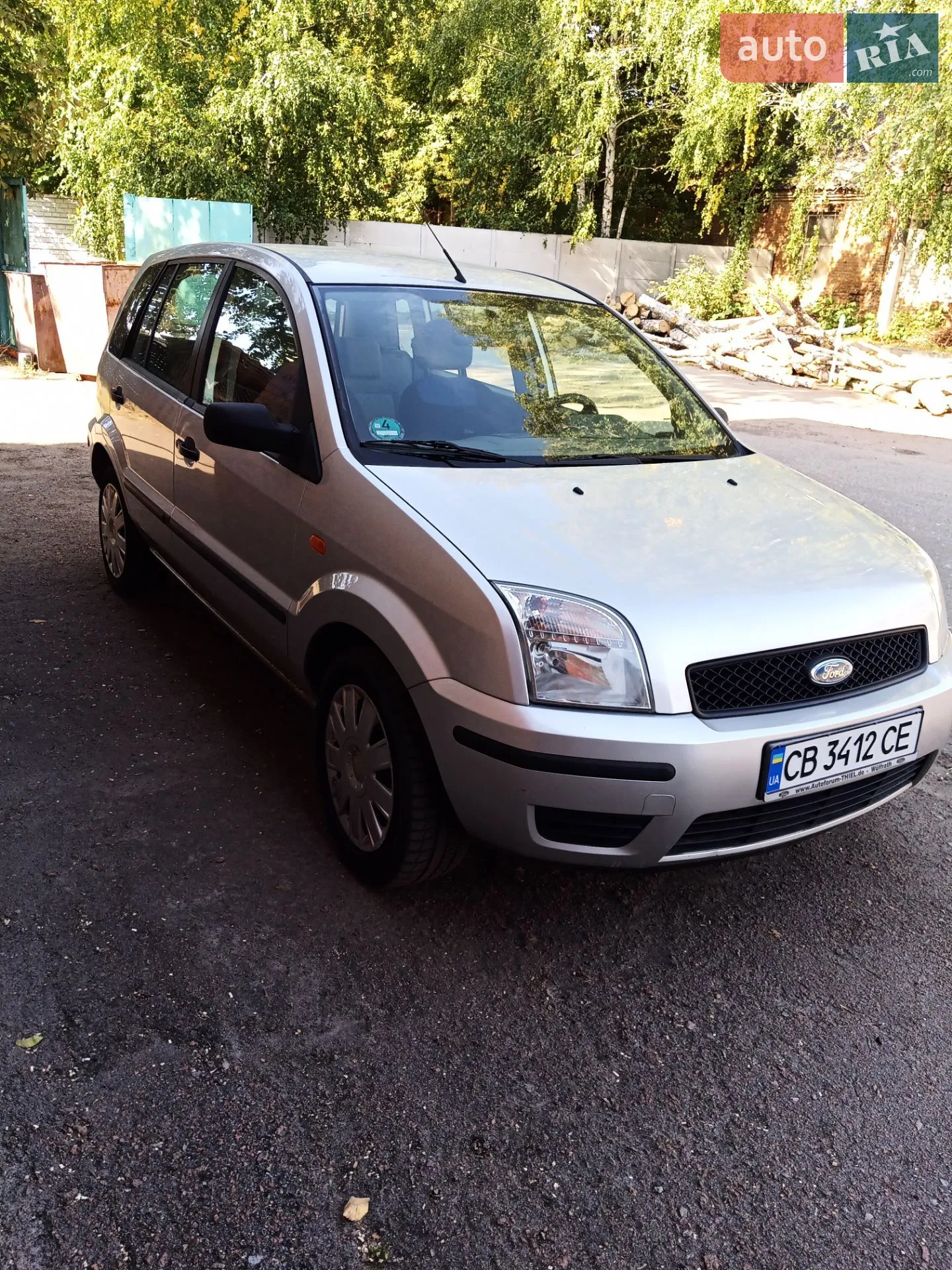 Ford Fusion, 2004