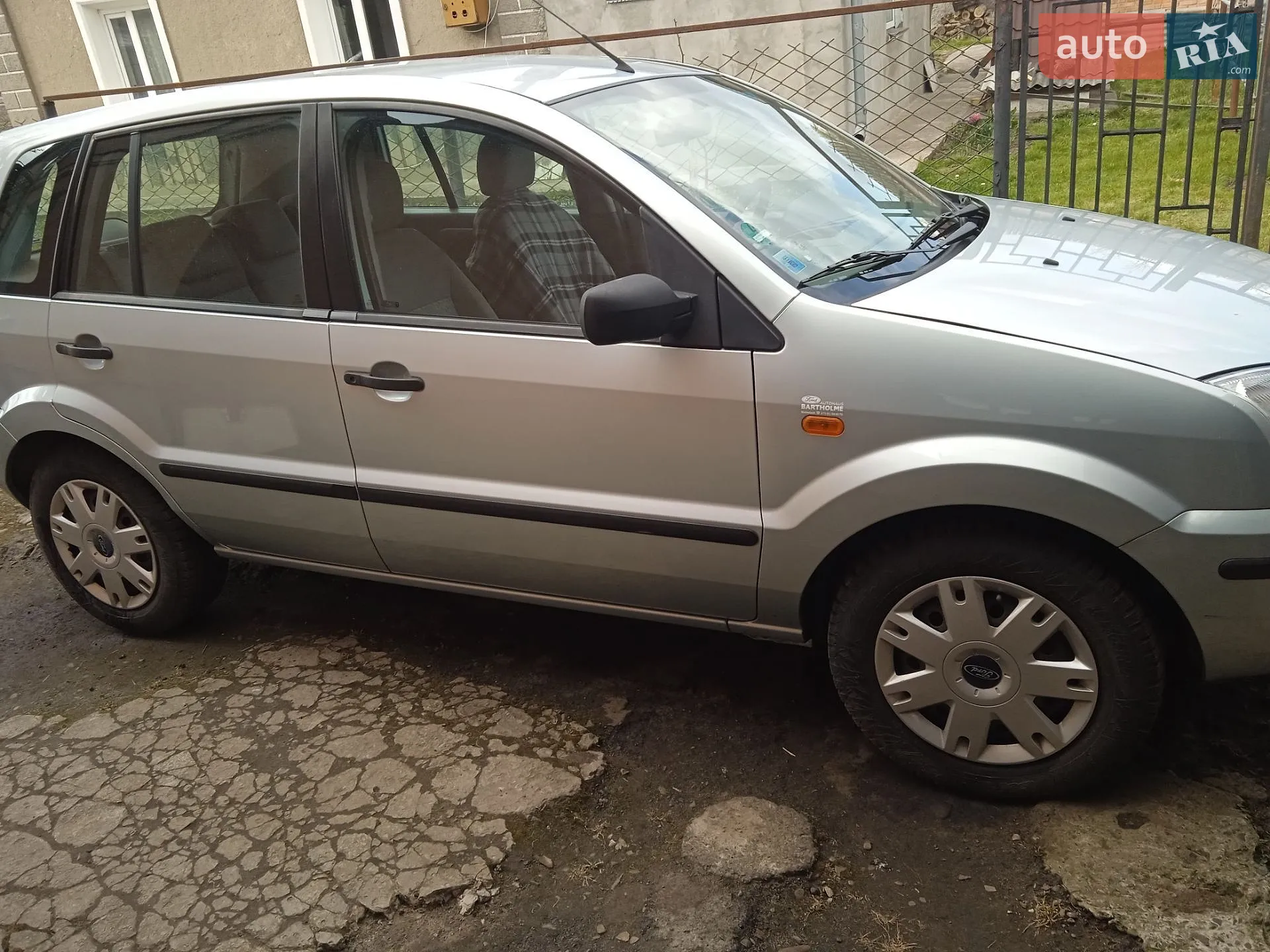 Ford Fusion, 2003