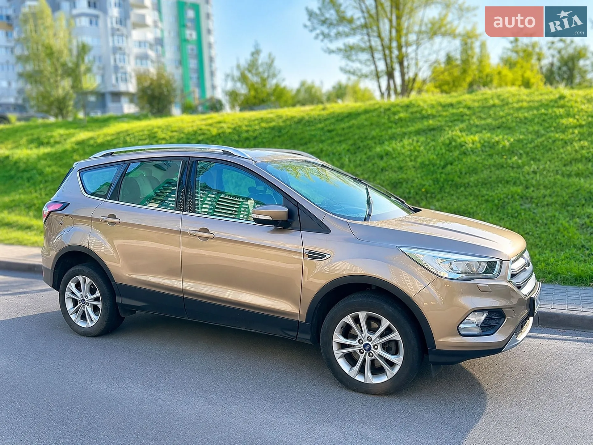 Ford Kuga, 2019