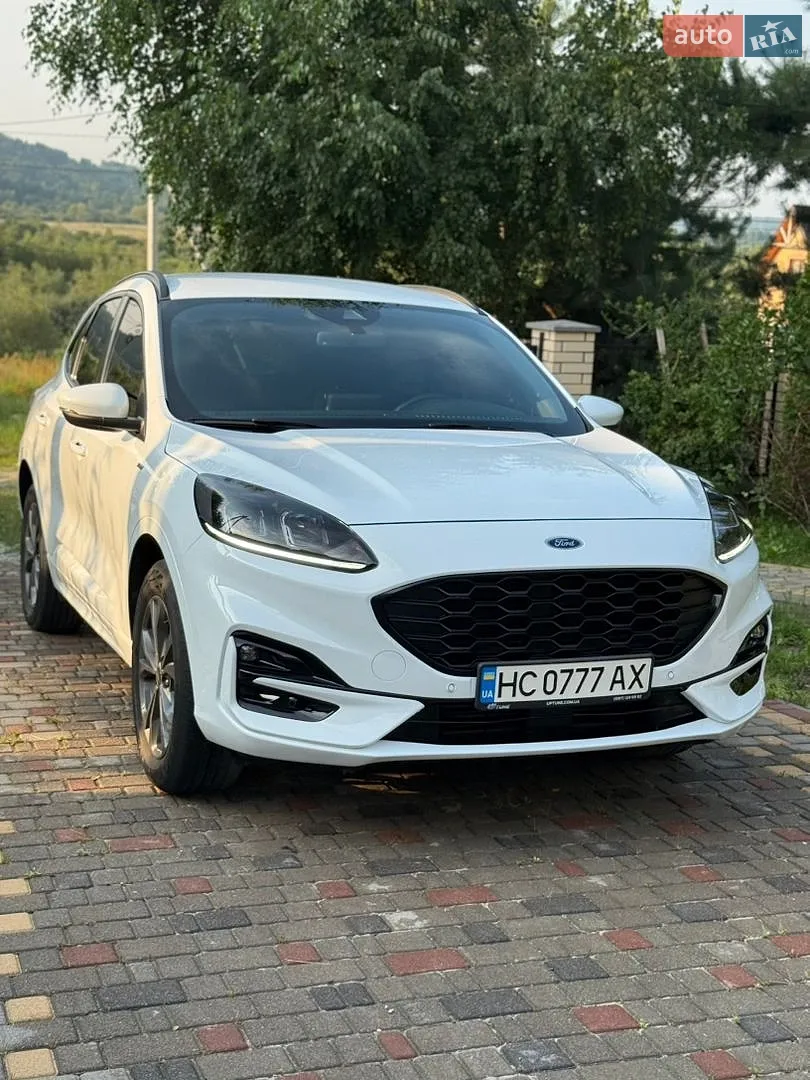 Ford Kuga, 2021