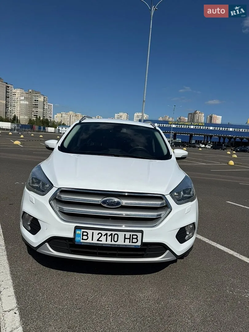 Ford Kuga, 2019