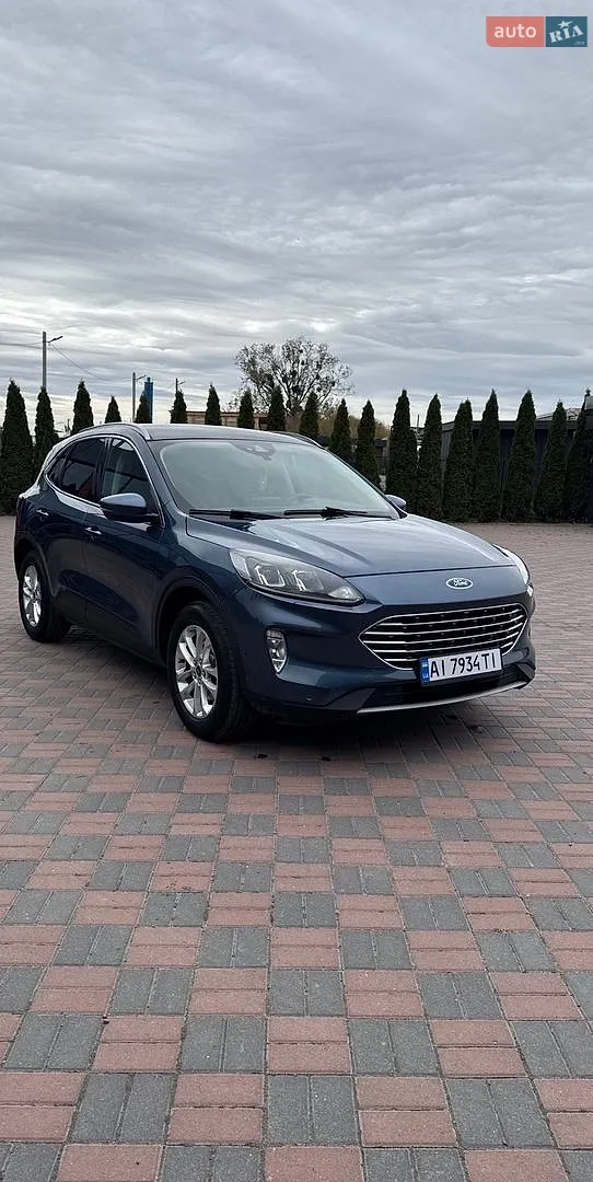 Ford Kuga, 2020