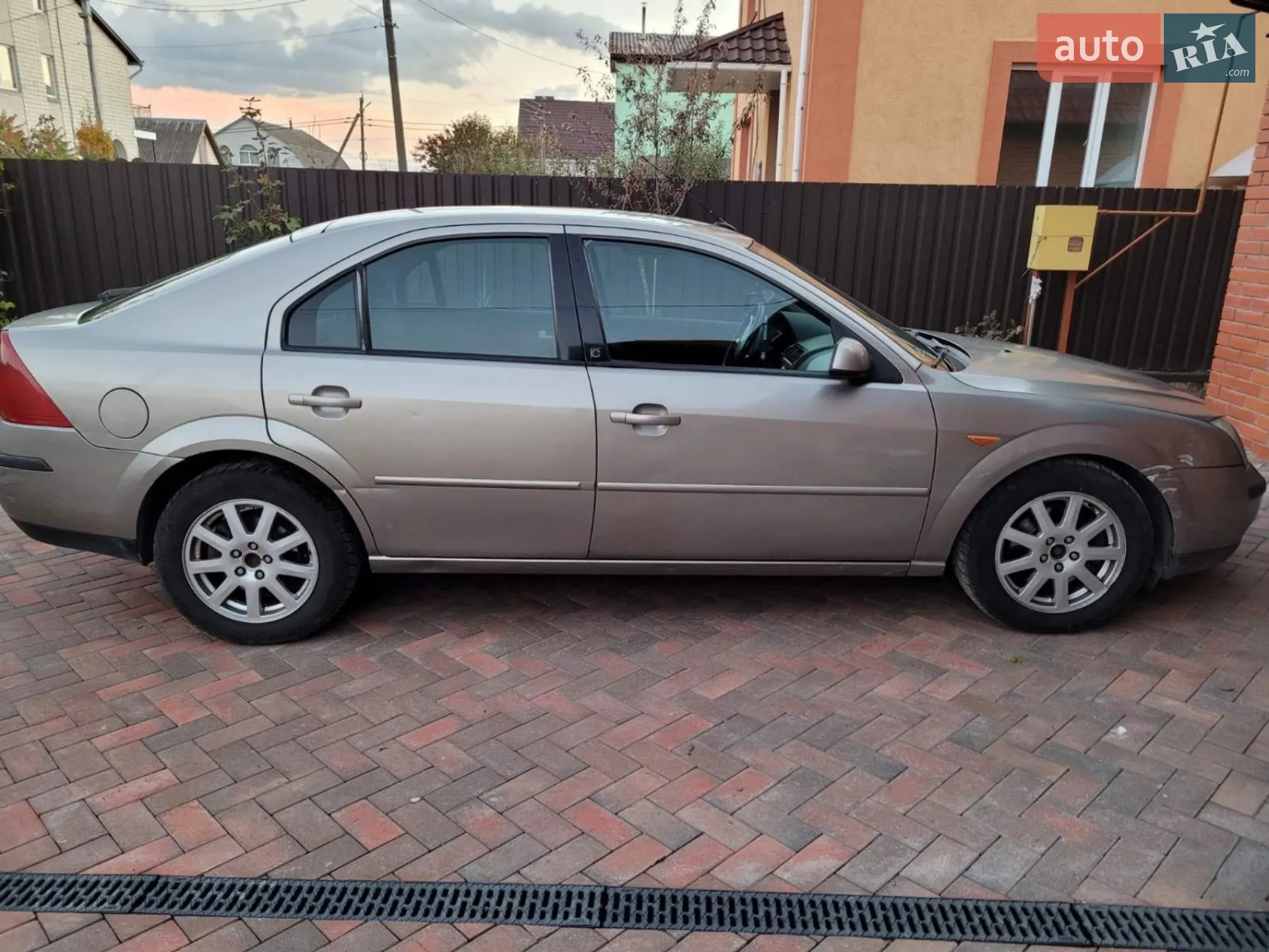 Ford Mondeo, 2001