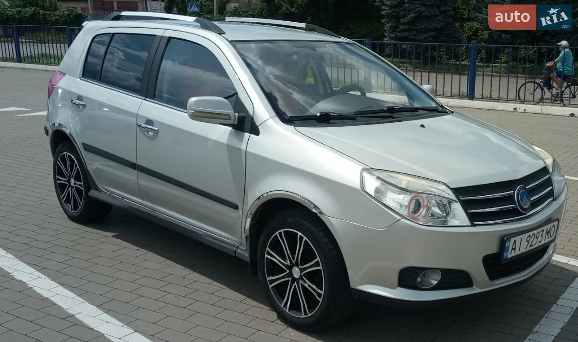 Geely MK Cross, 2014