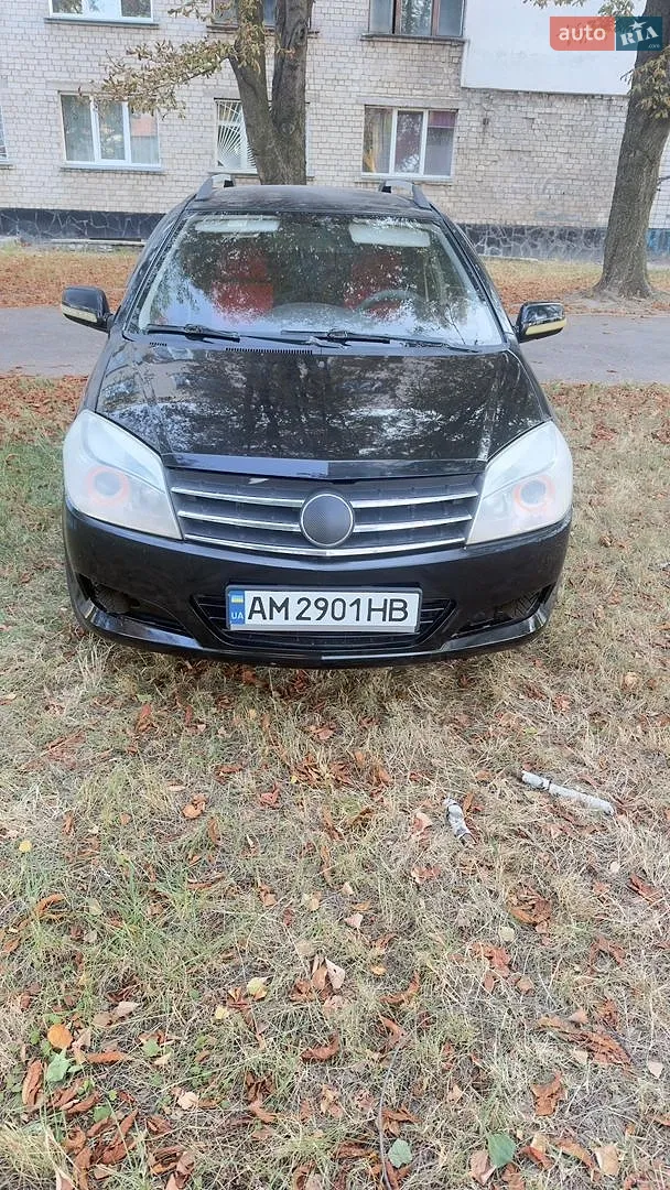 Geely MK Cross, 2013