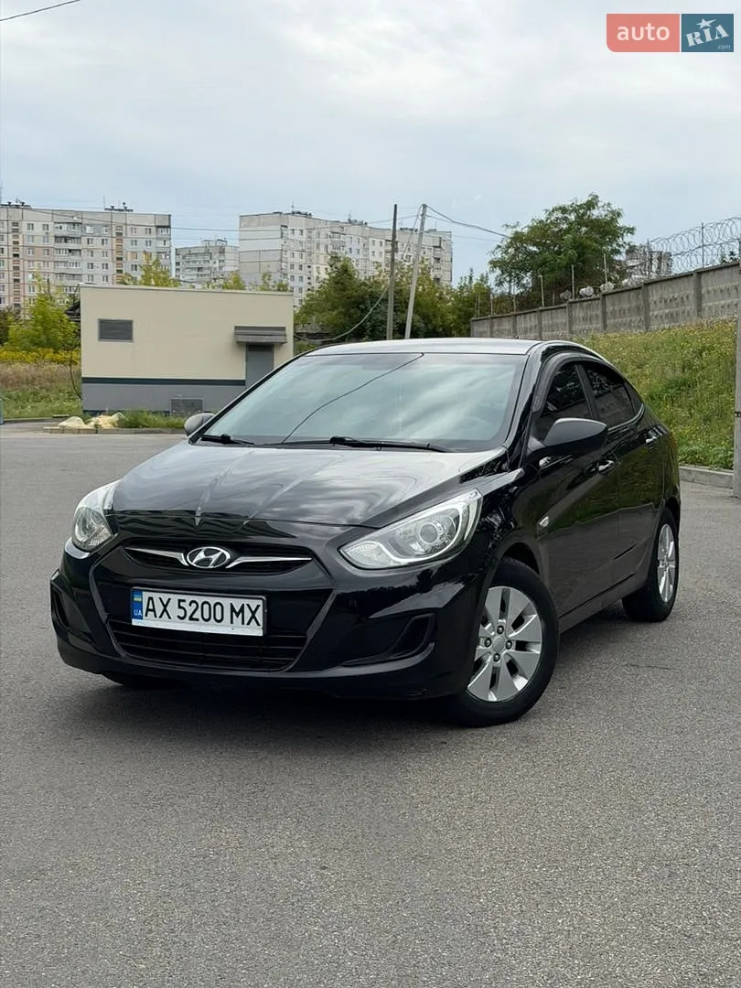 Hyundai Accent, 2012