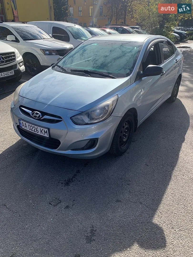 Hyundai Accent, 2012