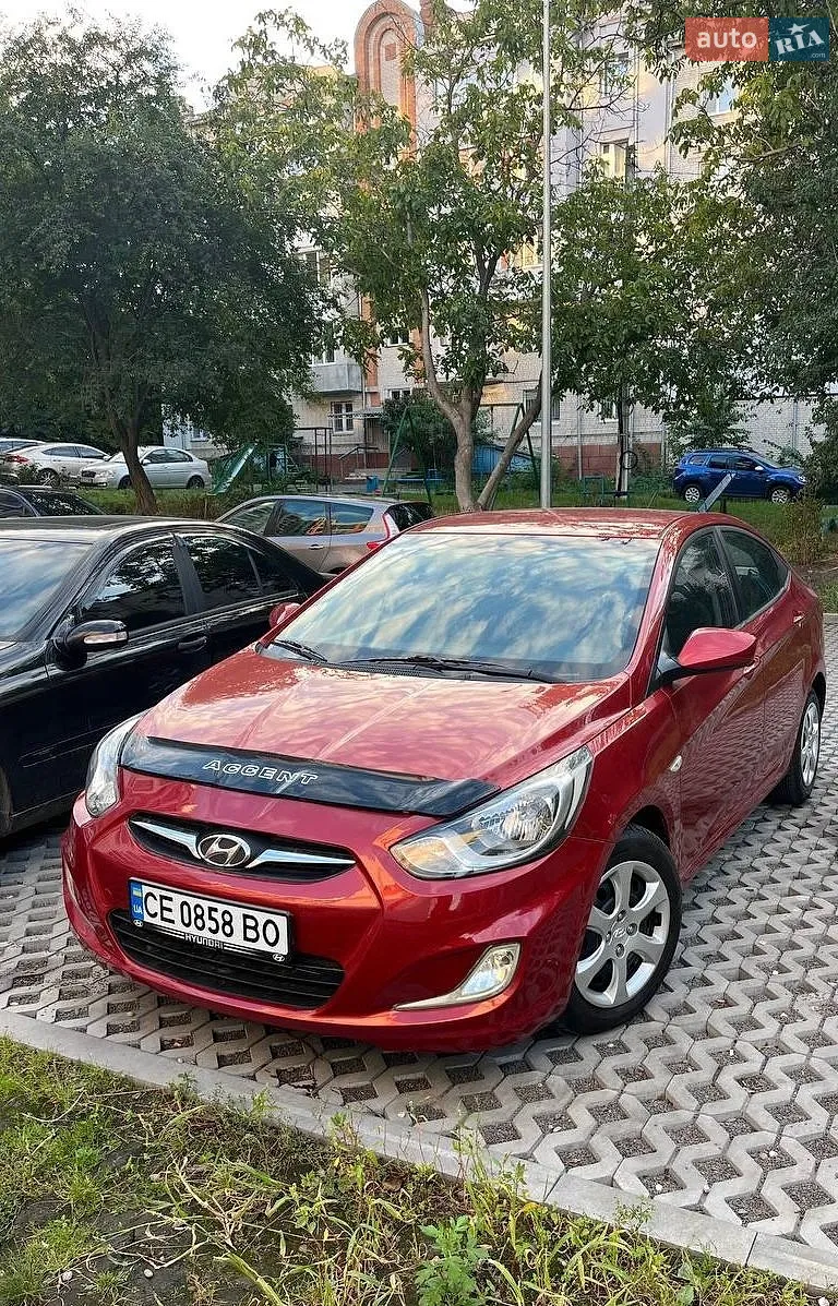 Hyundai Accent, 2011