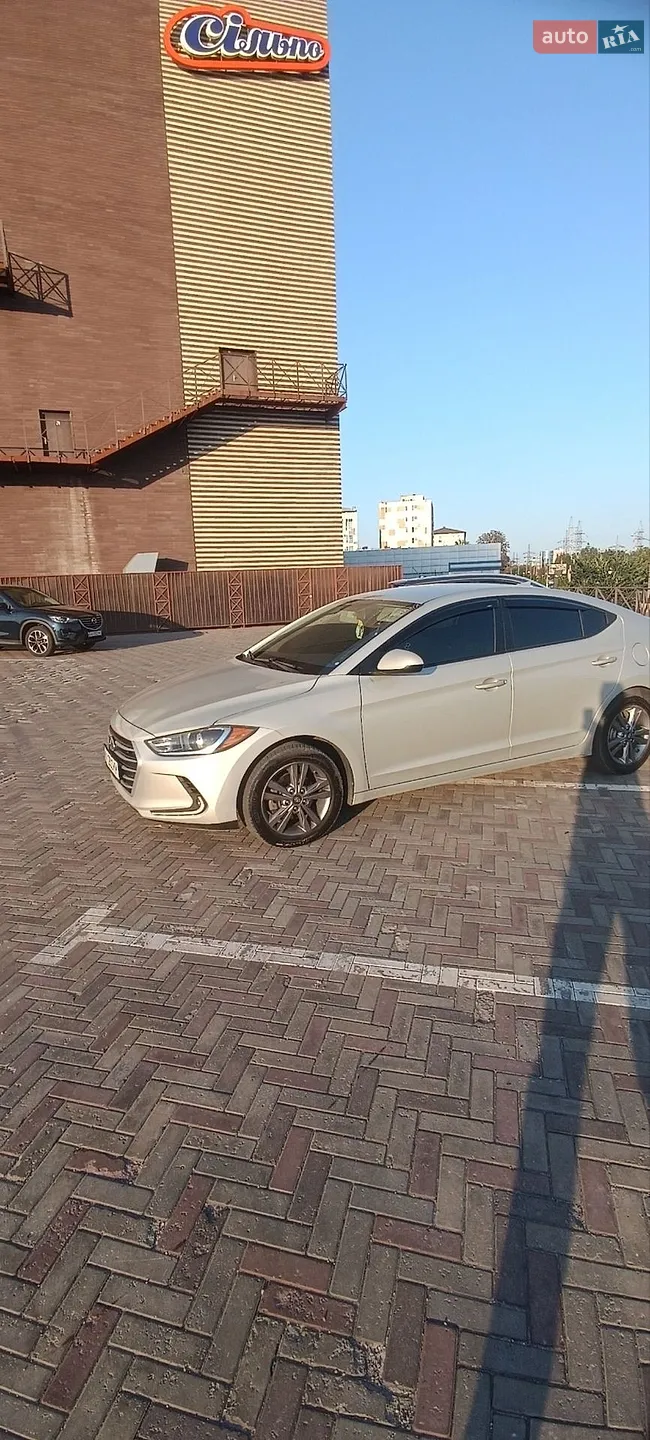 Hyundai Elantra, 2016