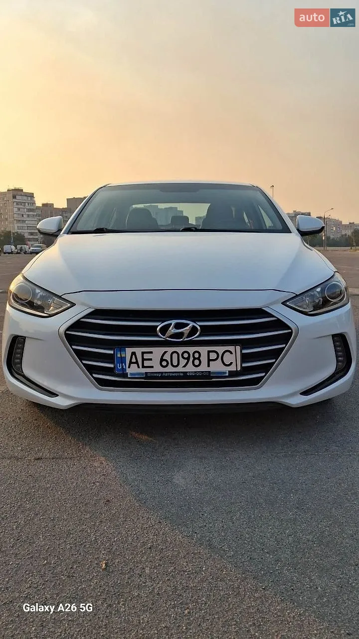 Hyundai Elantra, 2016