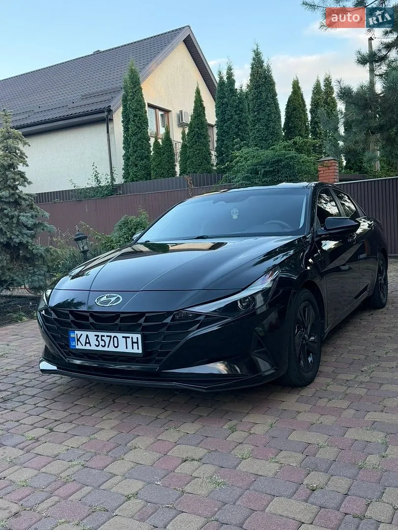 Hyundai Elantra, 2022
